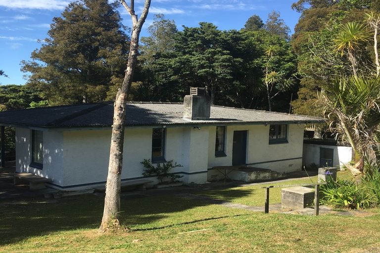 Photo of property in 85 Leigh Road, Leigh, 0985