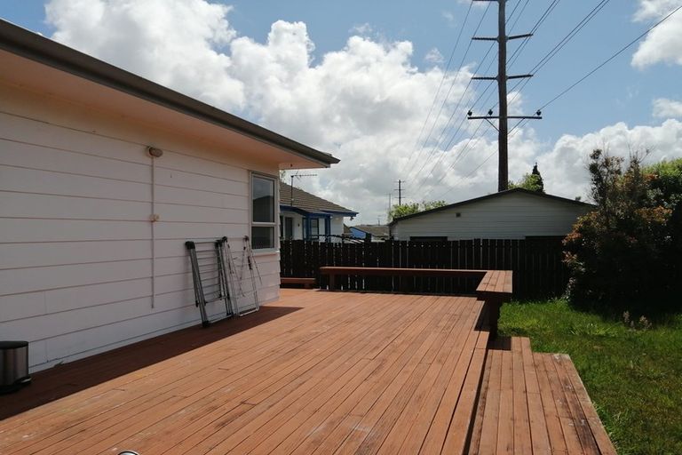 Photo of property in 41 Meadowood Drive, Unsworth Heights, Auckland, 0632