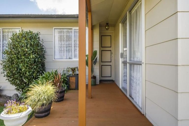 Photo of property in 12 Humphries Place, Awapuni, Palmerston North, 4412