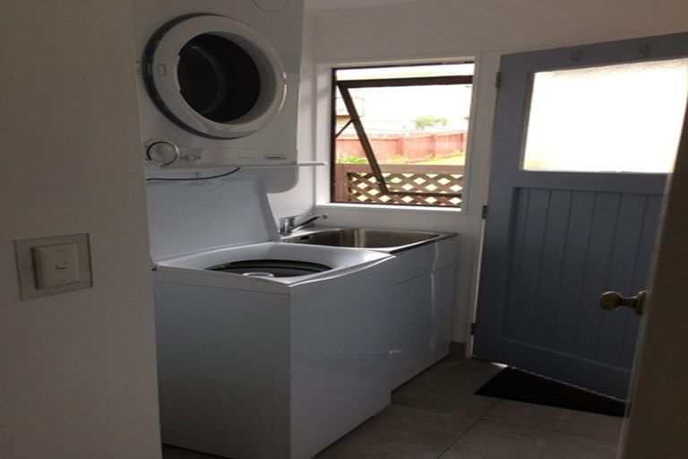 Photo of property in 1/67 Hector Street, Seatoun, Wellington, 6022