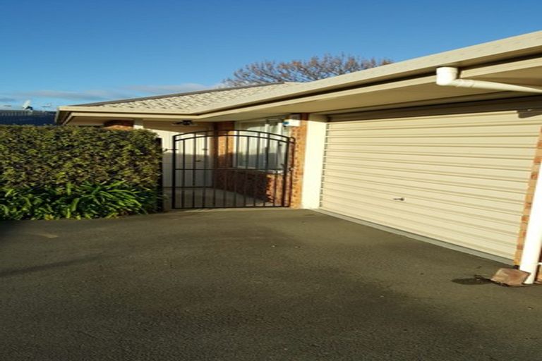 Photo of property in 4/44a Division Street, Riccarton, Christchurch, 8041