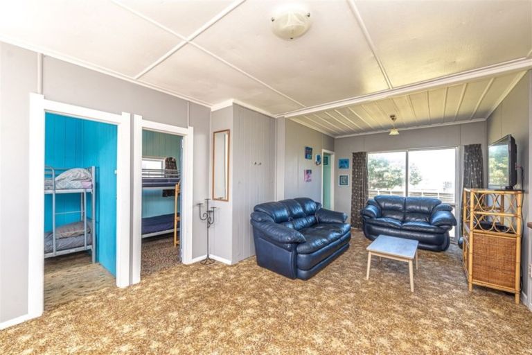 Photo of property in 16 Coleman Avenue, Waverley, 4591