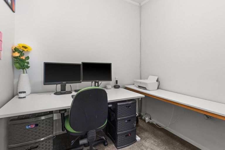 Photo of property in 114 Avondale Road, Taradale, Napier, 4112