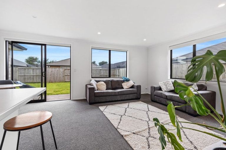 Photo of property in 24 Furlong Road, Papamoa, 3118