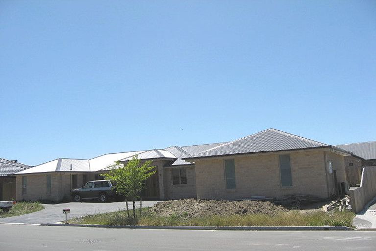 Photo of property in 12 Mataroa Place, Parklands, Christchurch, 8083