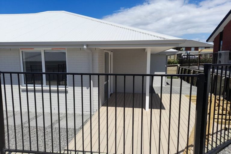 Photo of property in 1 Nottingham Road, Omokoroa, 3114