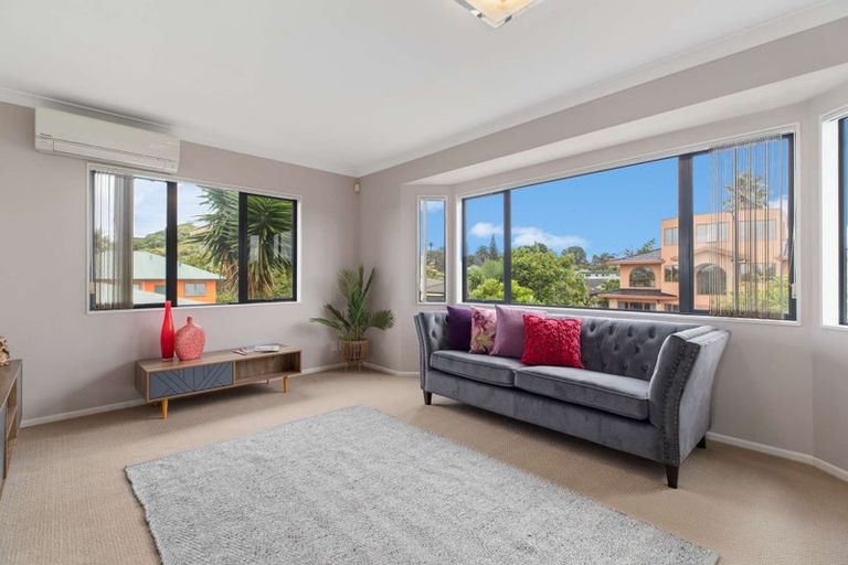 Photo of property in 5 Hocken Place, Mangere Bridge, Auckland, 2022