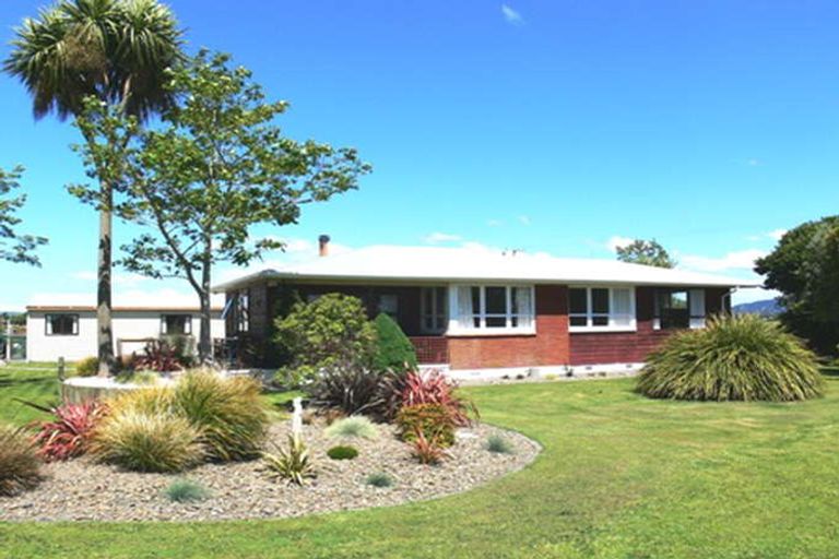 Photo of property in 33 Magee Road, Thornton, Whakatane, 3193