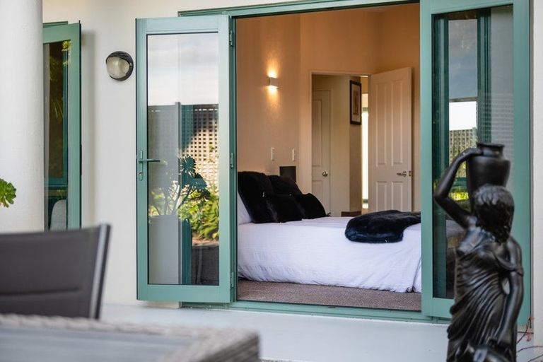 Photo of property in 2 Minchin Crescent, St Andrews, Hamilton, 3200