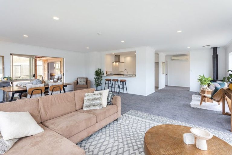 Photo of property in 34 Te Kauri Place, Helensville, 0800