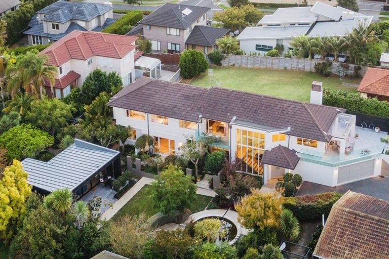 Photo of property in 86 Marine Parade, Mellons Bay, Auckland, 2014