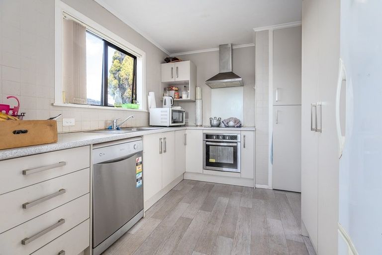 Photo of property in 2/40 Churchill Avenue, Manurewa, Auckland, 2102