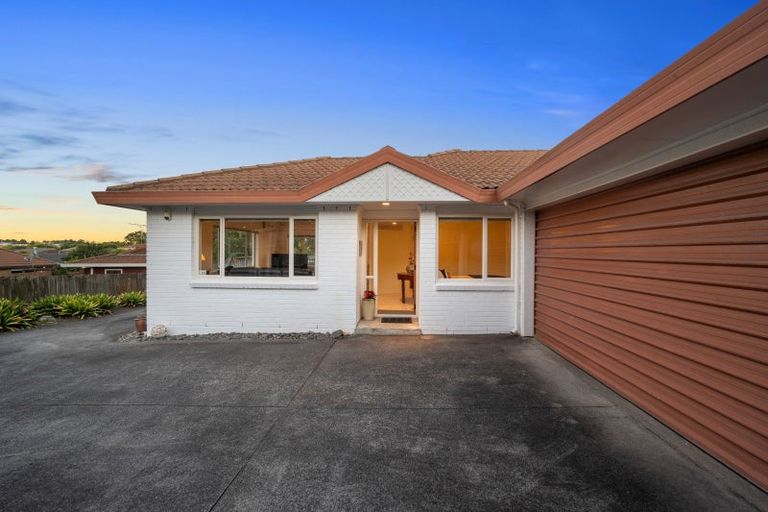 Photo of property in 2/138 Whitford Road, Somerville, Auckland, 2014