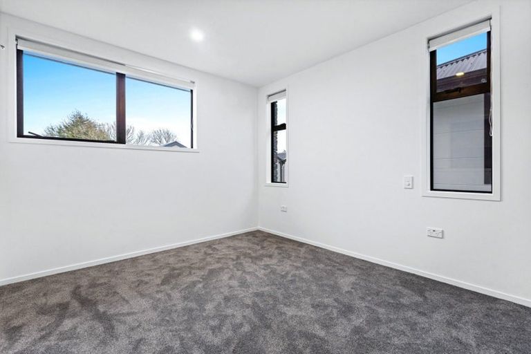 Photo of property in 16/10 Fathom Place, Te Atatu Peninsula, Auckland, 0610