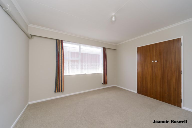 Photo of property in 89 Wikiriwhi Crescent, Awapuni, Palmerston North, 4412