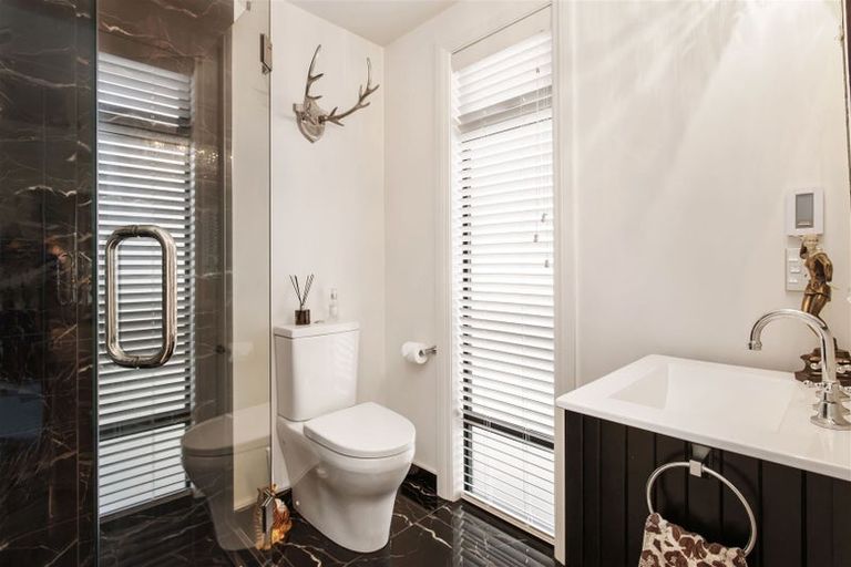 Photo of property in 2 Browns Road, St Albans, Christchurch, 8014