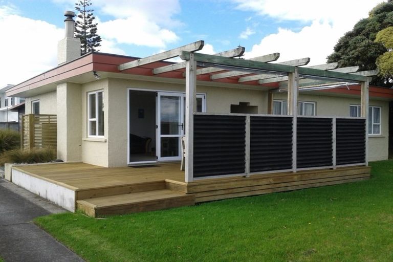 Photo of property in 19 Pitcairn Street, Oakura, 4314