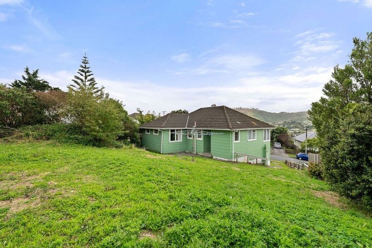Photo of property in 26 Turkington Street, Tawa, Wellington, 5028