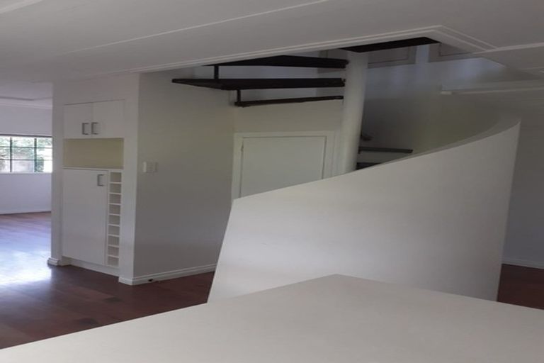 Photo of property in 87 Tawa Road, Kumeu, 0891