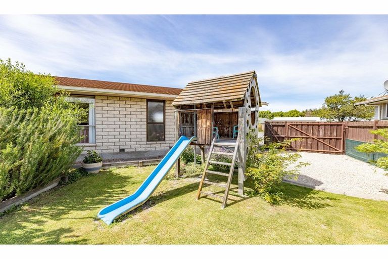 Photo of property in 4 Collingwood Place, Rangiora, 7400
