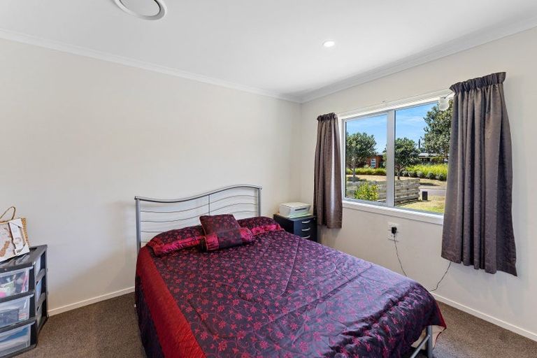 Photo of property in 12 Tamihana Street, Otaki, 5512