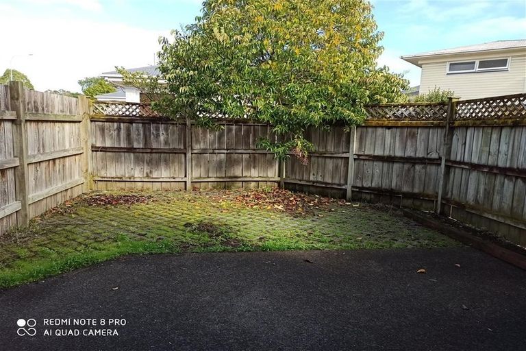 Photo of property in 2/242 Pakuranga Road, Pakuranga Heights, Auckland, 2010
