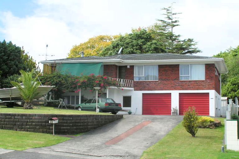 Photo of property in 10 Reynella Drive, Massey, Auckland, 0614