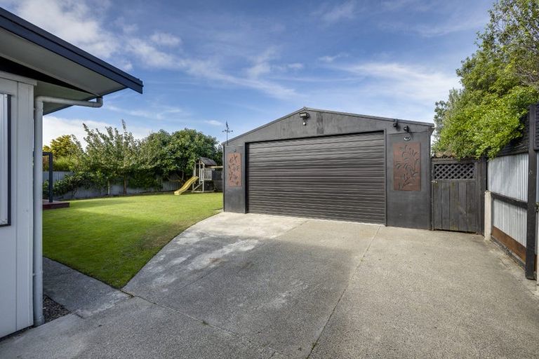 Photo of property in 37 Tait Drive, Greenmeadows, Napier, 4112