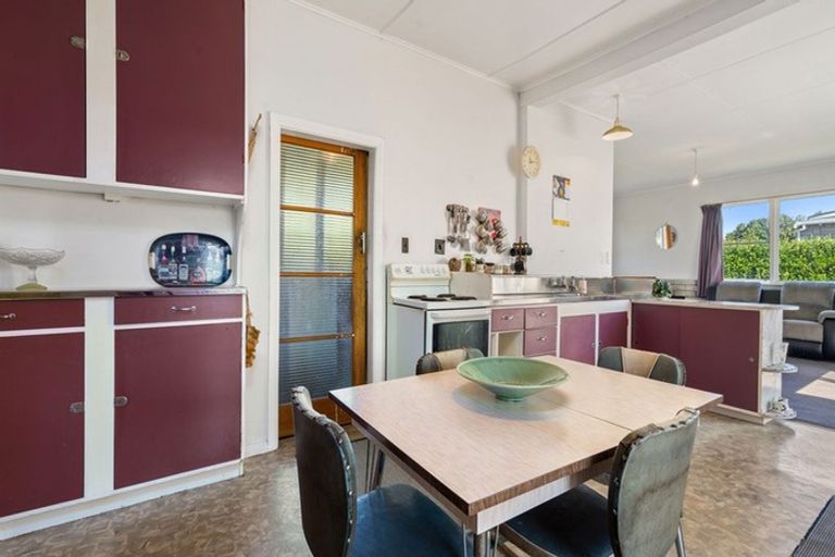 Photo of property in 62 Gisborne Terrace, Opunake, 4616