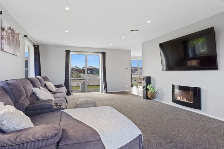 Photo of property in 31 Tahuna Street, Pegasus, 7612