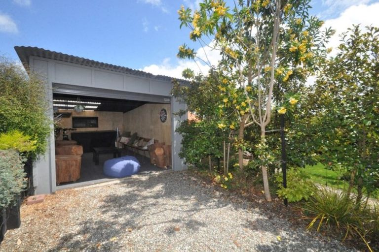 Photo of property in 3 Karaka Street, Helensville, 0800
