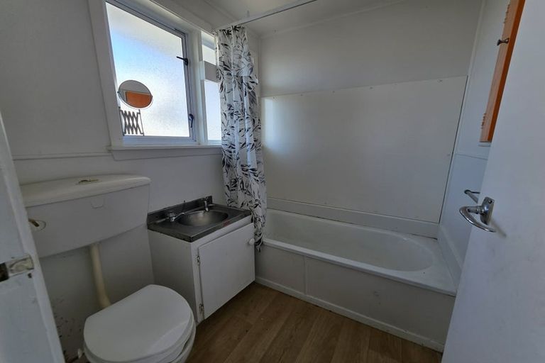 Photo of property in 100 Broadway, Carterton, 5713
