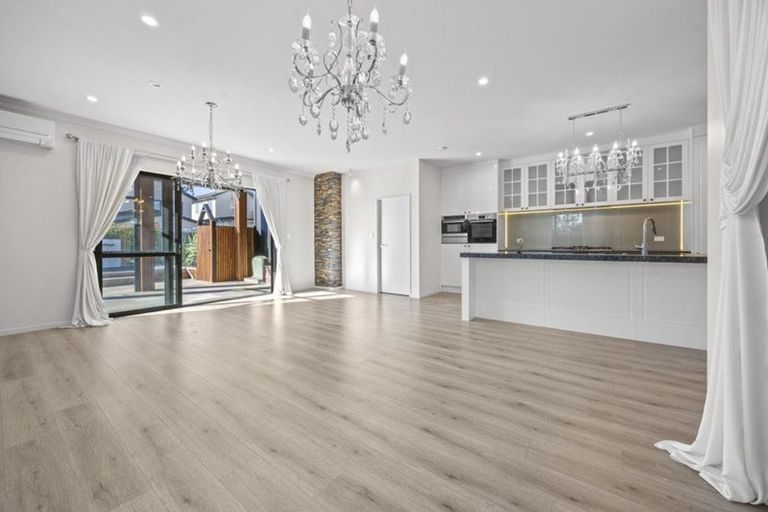 Photo of property in 16 Lime Hill Rise, Flat Bush, Auckland, 2019