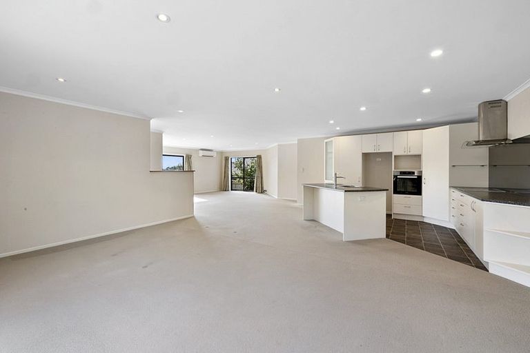 Photo of property in 72 Karamea Street, Whalers Gate, New Plymouth, 4310