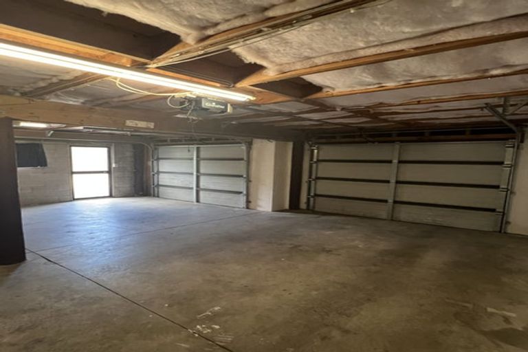 Photo of property in 28 Goodwood Drive, Goodwood Heights, Auckland, 2105