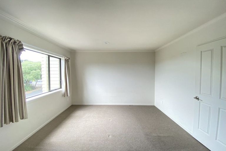 Photo of property in 2/2 Swan Hill Drive, Glen Eden, Auckland, 0602