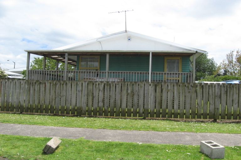 Photo of property in 4 Kemble Close, Mangere, Auckland, 2022