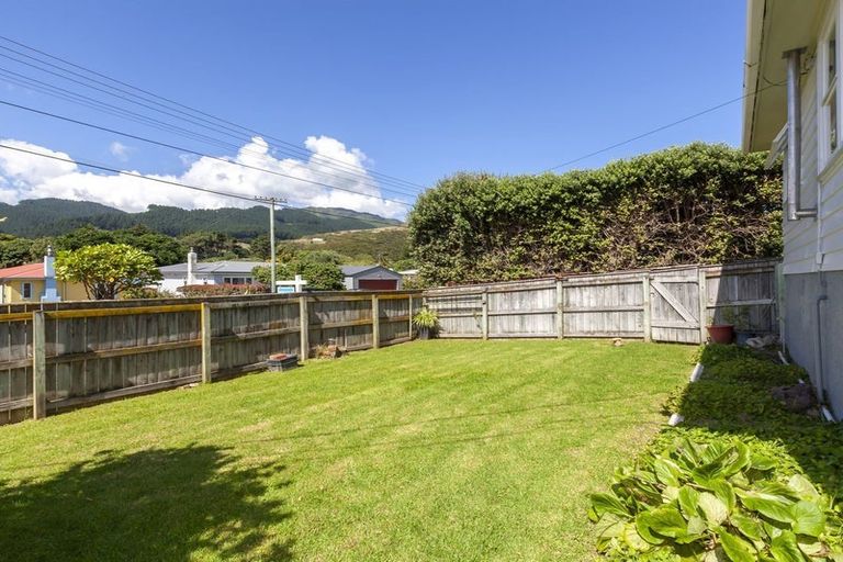Photo of property in 4 Clarkes Crescent, Paekakariki, 5034