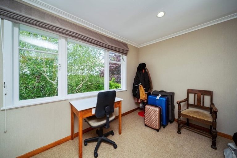 Photo of property in 72 Govett Avenue, Frankleigh Park, New Plymouth, 4310