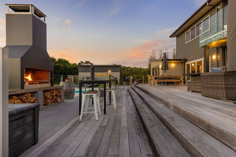 Photo of property in 1 Moss Lane, Raumati Beach, Paraparaumu, 5032