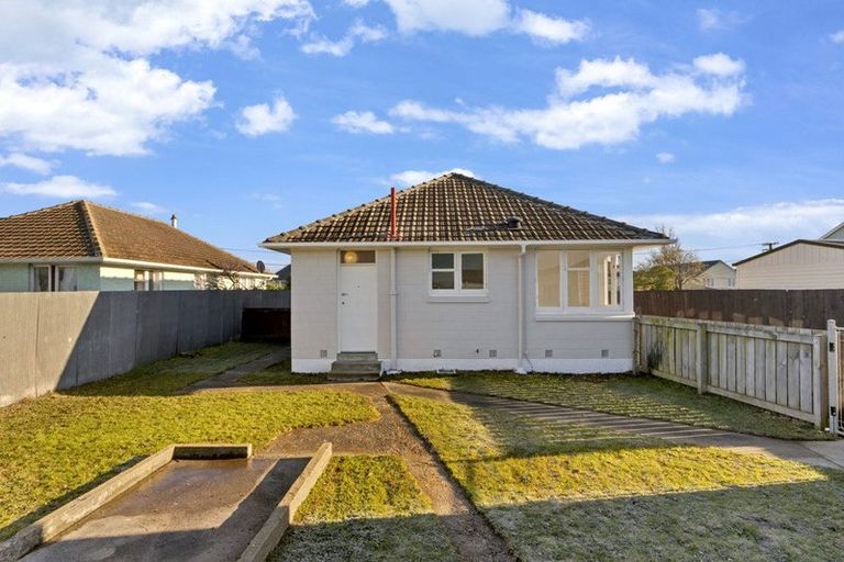 Photo of property in 32 Carisbrooke Street, Aranui, Christchurch, 8061