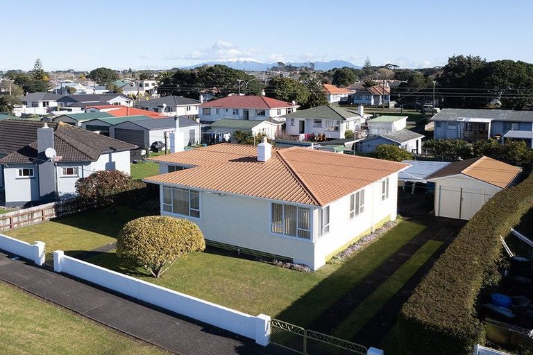 Photo of property in 83 Browne Street, Waitara, 4320