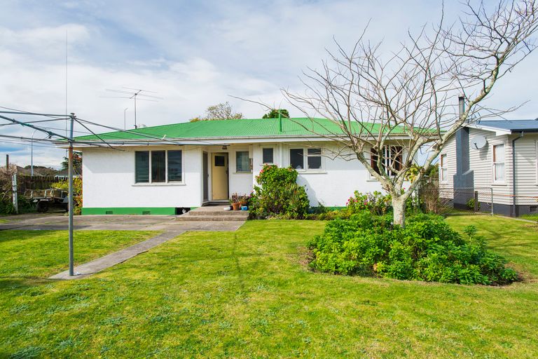 Photo of property in 215 Lytton Road, Elgin, Gisborne, 4010