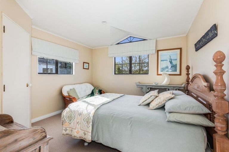 Photo of property in 6 Samwell Drive, Whitby, Porirua, 5024