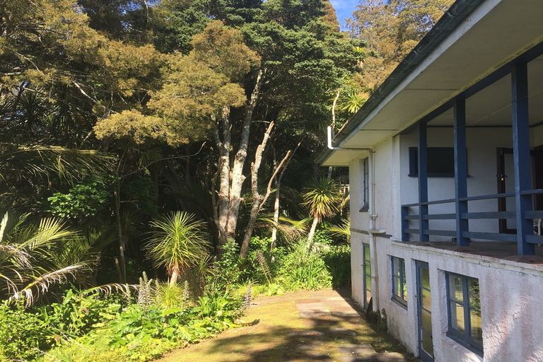 Photo of property in 85 Leigh Road, Leigh, 0985