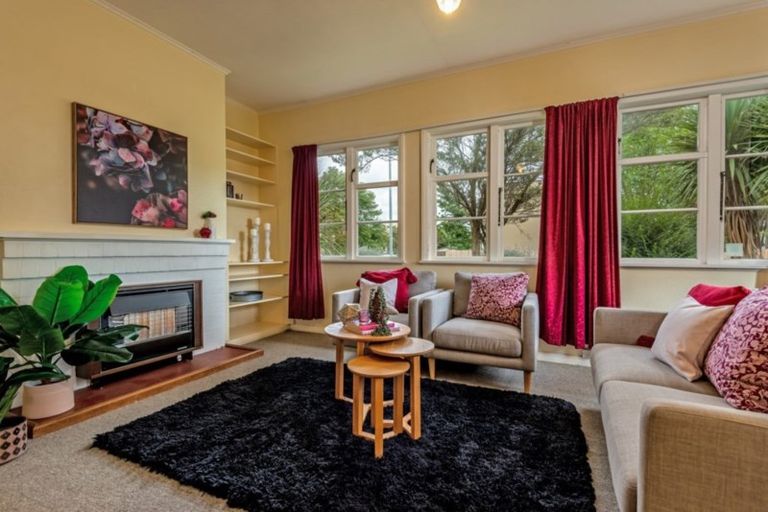 Photo of property in 35 Savage Crescent, West End, Palmerston North, 4412