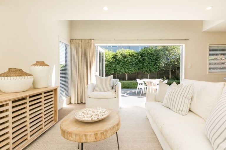 Photo of property in 12 Winston Lane, Ahuriri, Napier, 4110