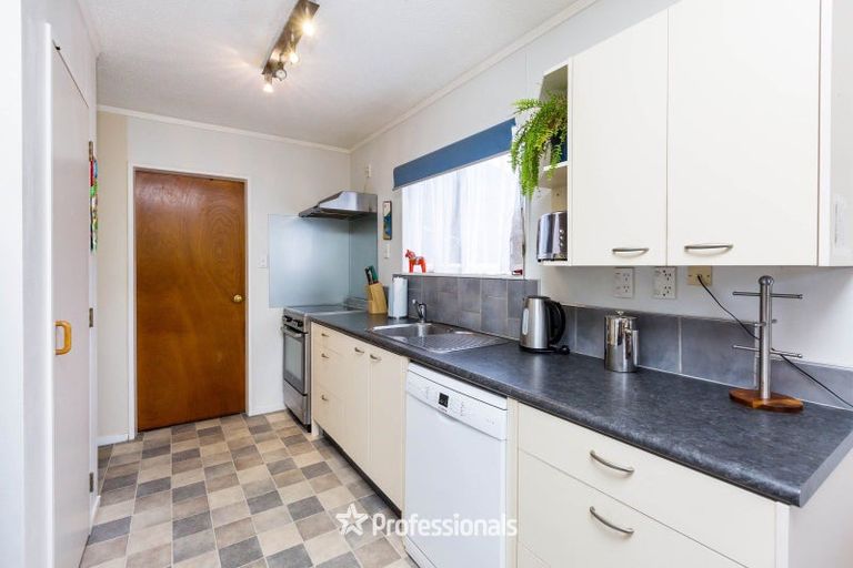 Photo of property in 1 Gemstone Drive, Birchville, Upper Hutt, 5018