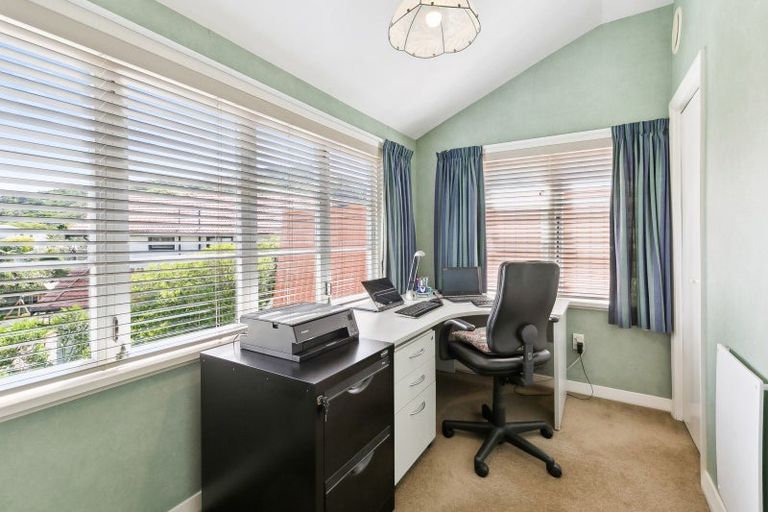 Photo of property in 4 Nicholson Road, Khandallah, Wellington, 6035