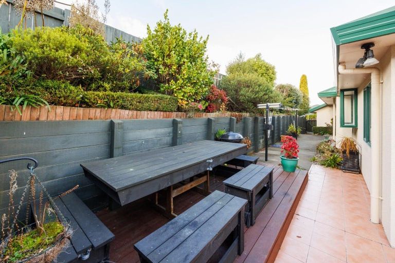 Photo of property in 19 Logan Way, Kelvin Grove, Palmerston North, 4414